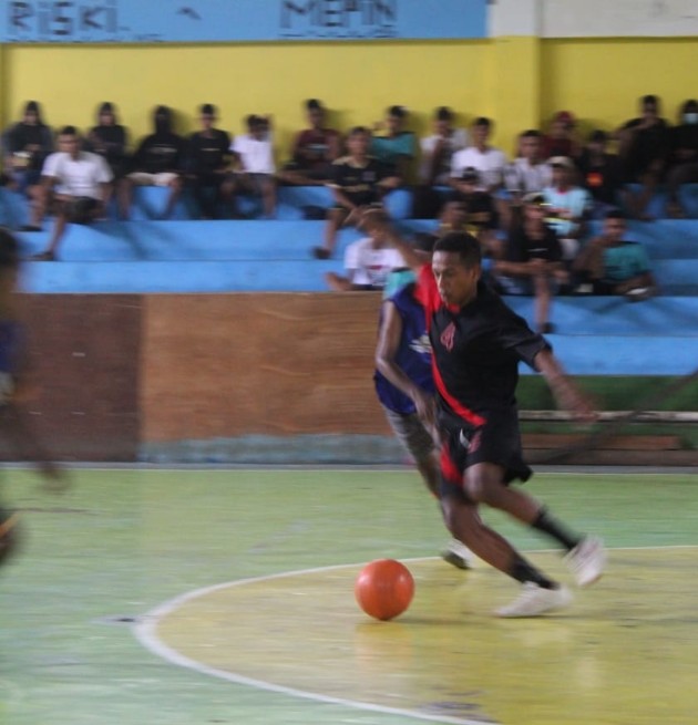 Organisasi Intra Sekolah ( OSIS) SMA Negeri 1 Fakfak menggelar Turnamen Class Meeting Futsal antar kelas di SMA Negeri 1 Fakfak, (Foto: EM/T).