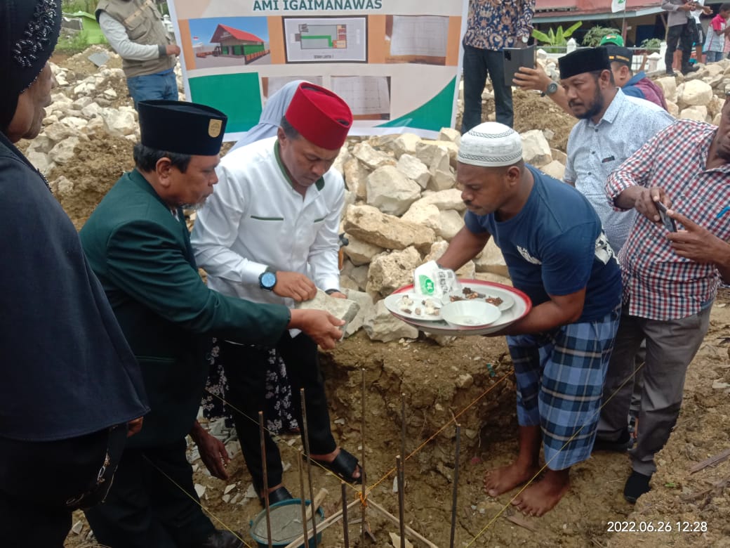 Bupati Fakfak Letakkan Batu Pertama Pembangunan "Rumah Abuan" Petuanan Raja Patipi