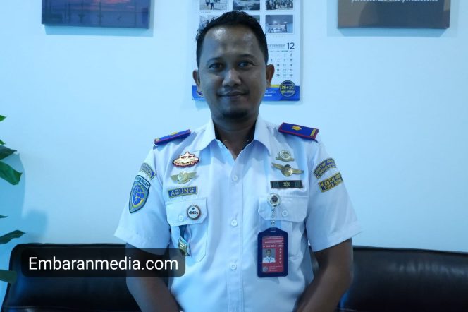 
					Kepala UPBU Bandara Torea Fakfak, Agung Trilaksana, (Foto: EM/ARY).