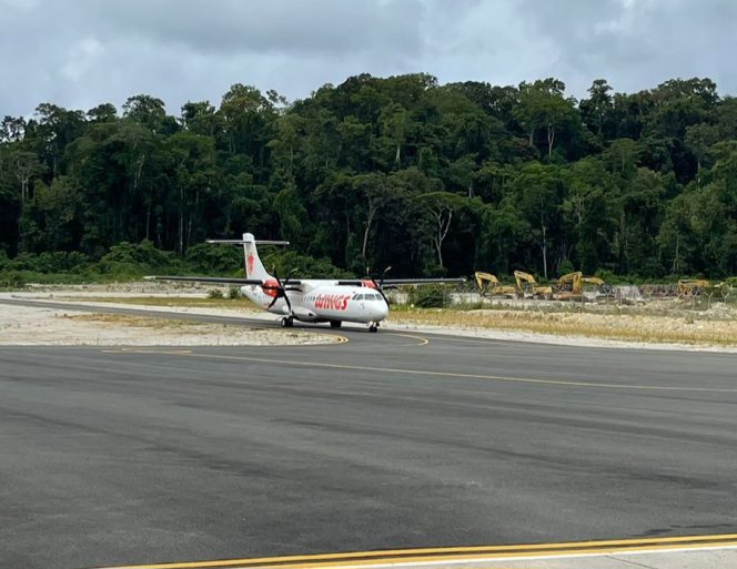 
					Mulai Beroperasi Hari Ini,  Pesawat Wings Air ATR-72 Landing Perdana di Bandara Siboru Fakfak, (Foto: EM/AZT).