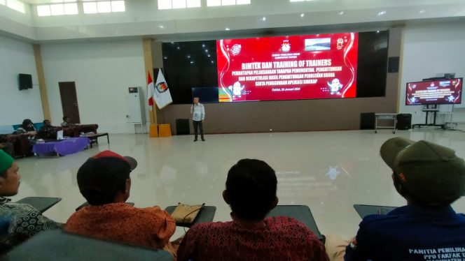 KPU mengadakan Bimtek bagi PPD dan PPS se-Kabupaten Fakfak, Diminta Patuh kepada Aturan, (Foto: EM/Risman).