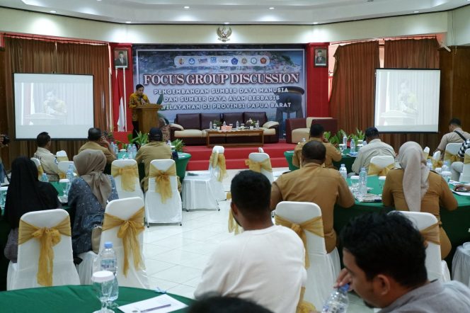 
					Polinef Gelar FGD Pengembangan SDM dan SDA, Direktur Subhan: Program Ini Jadi Jembatan Komunikasi dan Kerjasama Perguruan Tinggi Dengan Pemda, (Foto: EM/ARY).