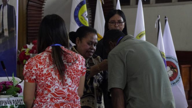 
					Ini Pesan Wakil Bupati Yohana Hindom di Raker Jemaat GPI Papua Bethel Fakfak, (Foto: EM/Riki).