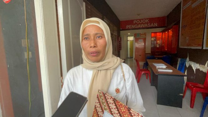 
					Hartaty Kastella Caleg Daerah Pemilihan Papua Barat 4 Partai Gerindra, (Foto: EM/AZT).