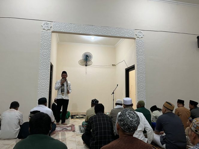 
					Malam Ketiga Ramadhan, Bupati Untung Tamsil Shalat Tarawih di Mushollah Kantor Pemda