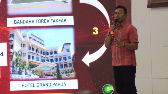 
					Bupati Untung Tamsil Sebut Provinsi Papua Barat Jadi Miniatur Bhineka Tunggal Ika di Indonesia, (Foto: EM/AZT).