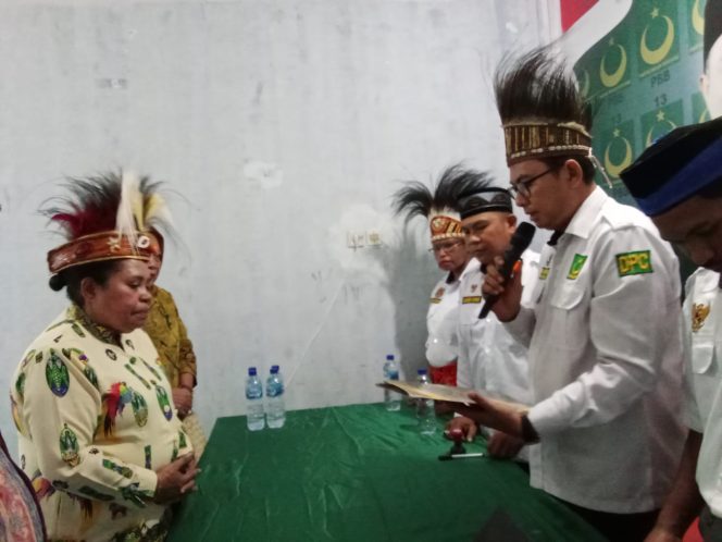 
					Hari Pertama, Partai Bulan Bintang Fakfak Terima Pendaftaran Bakal Calon Bupati dan Wabup Utayoh