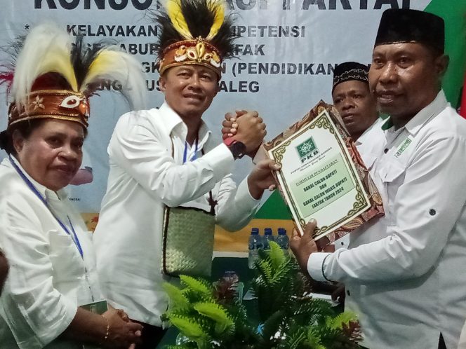 
					Utayoh2 Resmi Daftar ke PKB Fakfak, UT: PKB Jangan Ragu Tentukan Pilihan ke Kami