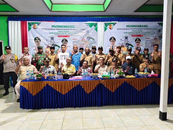 
					Berakhir di Bomberay-Tomage, Wakil Bupati Fakfak Resmi Tutup Musrenbang Tingkat Distrik Tahun 2024, (Foto: EM/Rikki).