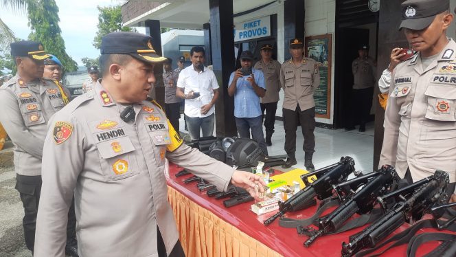 
					Jelang Pilkada 2024, Kapolres Fakfak Gelar Apel Pemeriksaan Kendaraan Dinas dan Peralatan, (Foto: EM/PR).