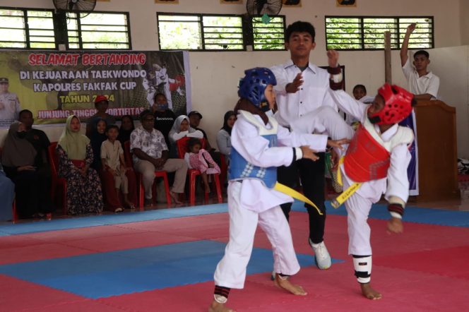 
					Polres Fakfak Gelar Pertandingan Taekwondo Yang Diikuti Puluhan Atlet