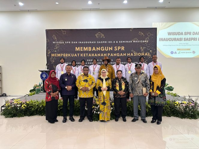 
					Kerjasama Pemkab Fakfak dan IPB, Berhasil Wisudahkan 48 Siswa Asal Fakfak pada Sekolah Pemberdayaan Rakyat di Bogor, (Foto: EM/DPU).