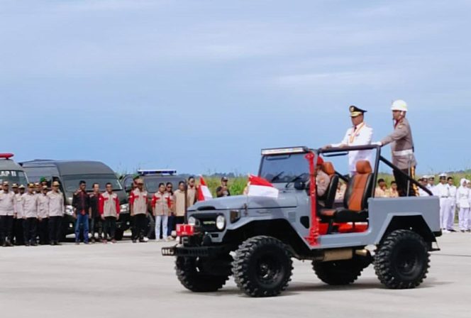 Bertempat di Bandara Torea, Bupati Fakfak Pimpin Upacara Hari Bhayangkara ke- 78 Tahun, (Foto: Prokopim Setda Fakfak).
