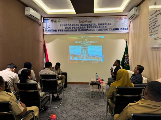 
					Hadirkan OPD, Satreskrim Polres Fakfak Sosialisasikan Pencegahan Sengketa, Konflik, dan Perkara Pertanahan