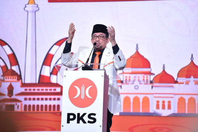 
					Beri Arahan Cakada se-Indonesia, Ketua Majelis Syura PKS: Pantang Pulang Sebelum Menang