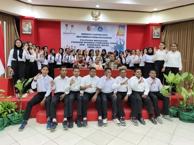 
					Wakil Bupati Yohana Hindom Lepas Puluhan Mahasiswa Program Afirmasi Asal Fakfak, (Foto: EM/Rikki).