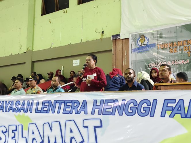 
					Wakil Bupati Fakfak Resmi Tutup Turnamen Futsal Yatefa Cup 2024, (Foto: EM/Rikki).