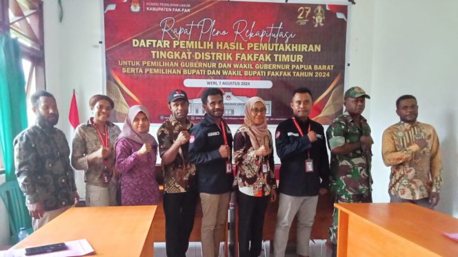 
					Pelaksanaan Rapat Pleno Rekapitulasi Hasil DPHP di Distrik Fakfak Timur Berlangsung Sukses