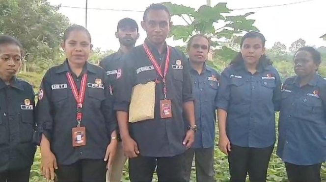 
					Rapat Pleno Rekapitulasi DPHP Distrik Kramongmongga Sukses Digelar, (Foto: EM/ARY).
