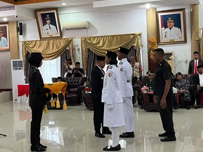 
					Bupati Fakfak Resmi Kukuhkan 80 Anggota Paskibra Tahun 2024, (Foto: EM/AZT).