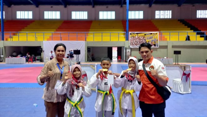 
					3 BTC Polres Fakfak Raih Juara Open Tournament Taekwondo Kapolres Mimika Cup ke-2 tahun 2024