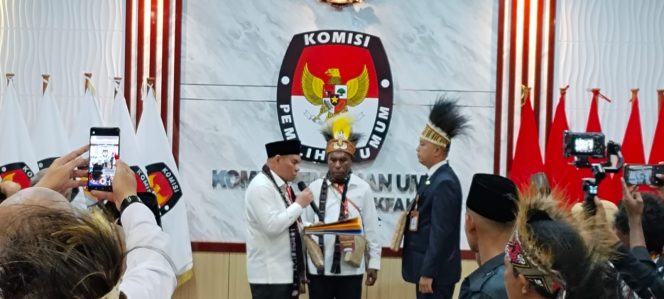 
					Pilkada Fakfak 2024: Pasangan SANTUN Daftar ke KPU Fakfak