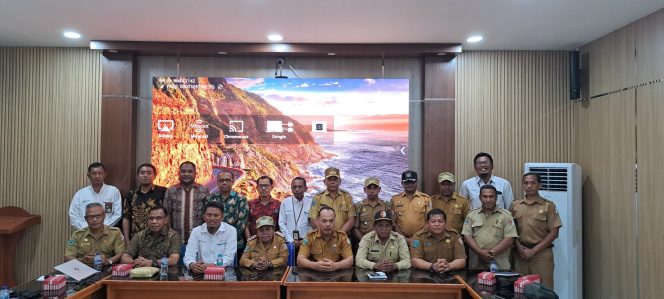
					Dinas Perkebunan Fasilitasi Pertemuan PT. RSP dan PLN Bahas Potensi Daya Bangkit Listrik di Fakfak