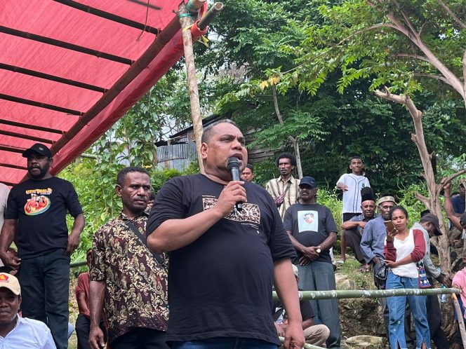 
					Amin Ngabalin Salah Satu Kader Partai Golkar dan juga DPRD Provinsi Papua Barat Terpilih, (Foto: EM/AZT).