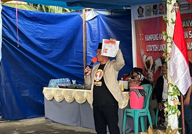 
					Pasangan Uta'Yoh Awali Kampanye Terbatas di Distrik Fakfak Tengah, Kaka UT: Tanggal 27 November 2024 Coblos Nomor 1, (Foto: EM/AZT).