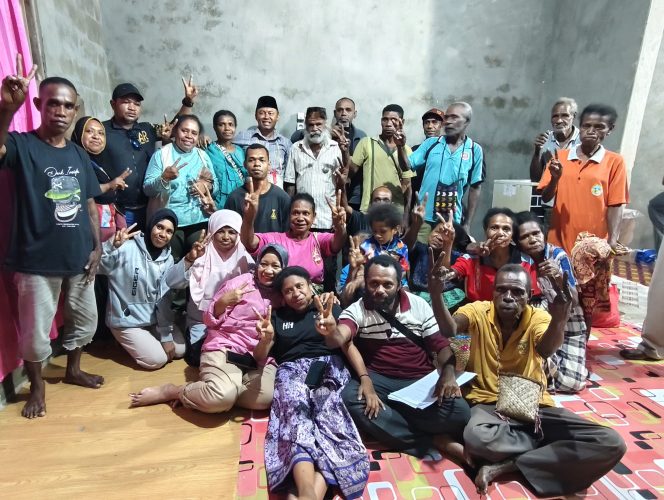 
					Awali Dengan Prosesi Adat, Sinyal Kuat Sikap Dukungan Warga Wayati Raya ke UTA_YOH di Pilkada Fakfak 2024, (Foto: EM/Rikki).