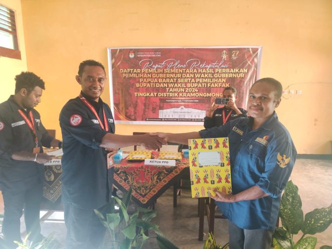 
					Sukses Gelar Pleno DPSHP, Distrik Kramongmongga Siap Sambut Pilkada 2024
