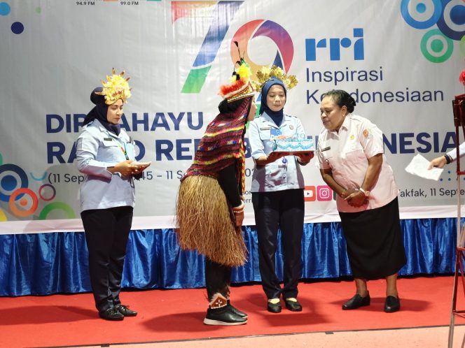 Peringati Hari Bhakti Radio ke- 79, Yohana Hindom Apresiasi RRI Yang Telah Jadikan Dirinya Sebagai Rumah Rakyat Indonesia, (Foto: EM/Rikki).