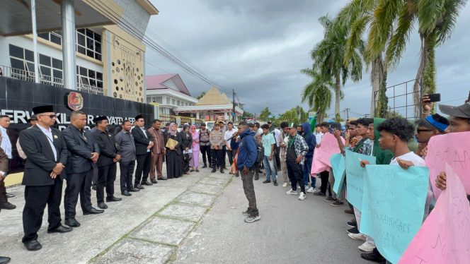 
					HMI Cabang Fakfak dan Pemuda Mbaham-Matta Tegaskan APBD Perubahan 2024 Tetap Dilaksanakan Hingga Selesai, (Foto: EM/ARY).