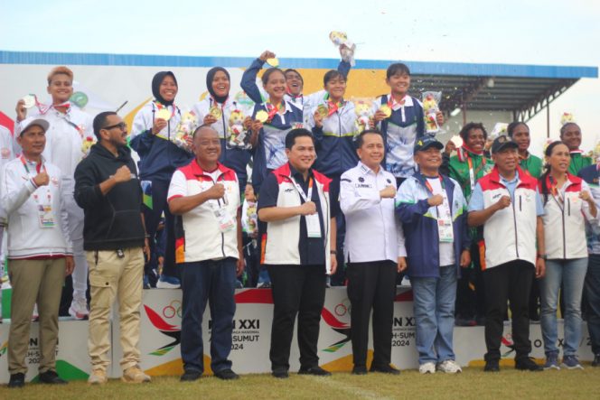 
					Tonton Final Sepakbola Putri PON XXI, Erick Thohir: Talenta Mulai Tampak Merata