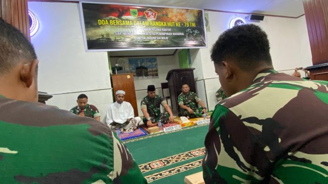 
					Jelang Hari HUT Ke-79 TNI, Danrem 182/JO Ajak Prajurit Berdoa Agar Rangkaian Kegiatan HUT TNI Lancar