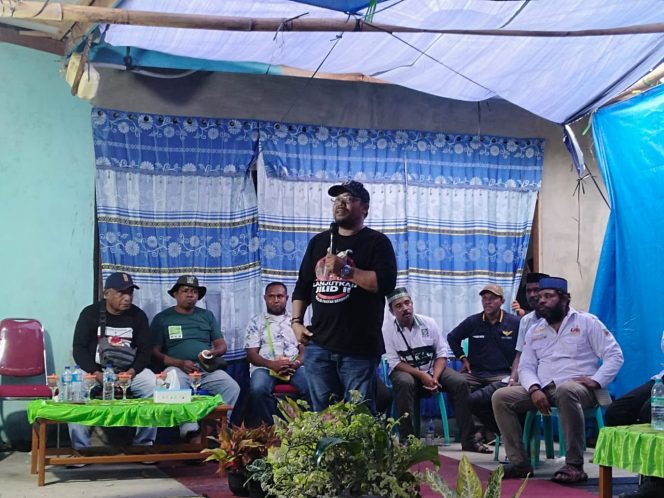 
					Burhan Landupa, Anggota DPRD Fakfak Partai Hanura Periode 2024-2029, (Foto: EM/Ismail Weripang).