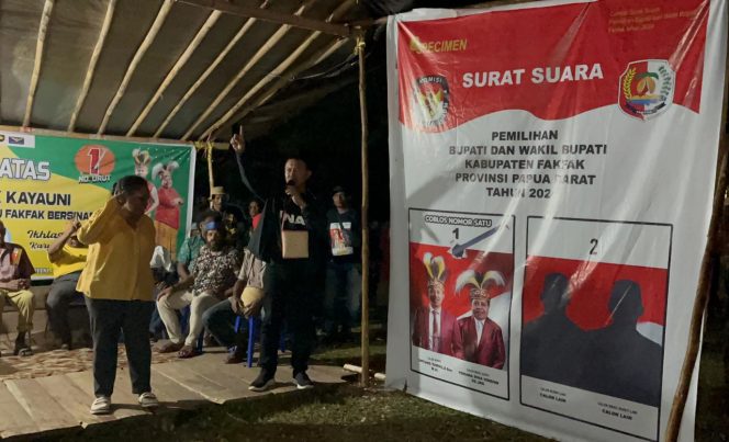 
					Untung Tamsil-Yohana Hindom Komitmen Akan Lahirkan Anak Fakfak Lanjutkan Kepemimpinan, (Foto: EM/Ismail Weripang).