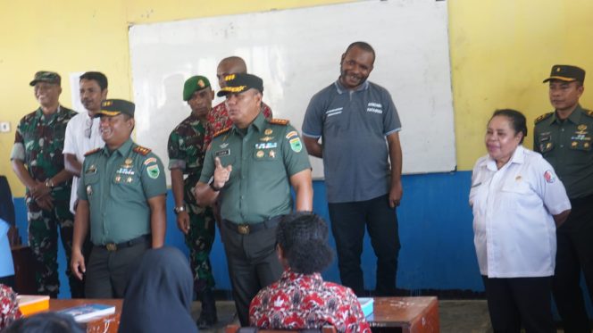 
					Danrem 182/JO Turun Langsung Tinjau Program Makan Bergizi Gratis di Fakfak Papua Barat, (Foto: EM/Panrem 182/JO).