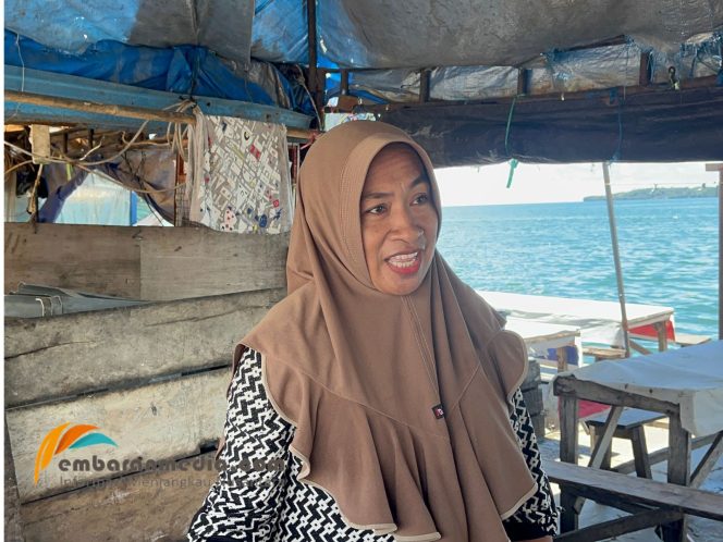
					Sakah satu pedagang kuliner di jalan dr salasa namudat