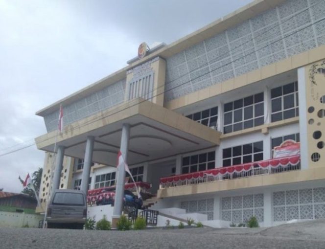 
					DPRK Fakfak Sepakat Bentuk Tim Khusus Perjuangkan Nasib Honorer Non Database ke BKN RI, (Foto: EM/dprdfakfak.go.id).