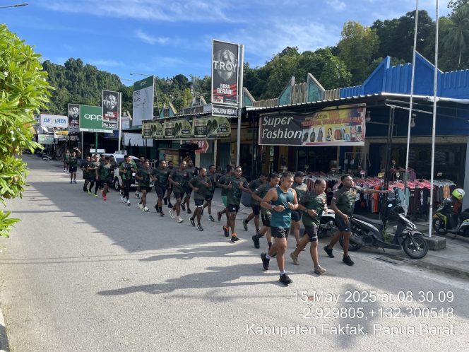 
					Tingkatkan Stamina dan Ketahanan Fisik Prajurit, Anggota Kodim 1803/Fakfak Laksanakan Lari Aerobik, (Foto: EM/Media Center Kodim 1803/Fakfak).