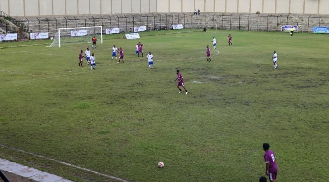 
					Makin Seru, Karagatuni Berhasil Tahan Imbang Bapedankeu di Turnamen Persifa All Star I, (Foto: EM/AZT).