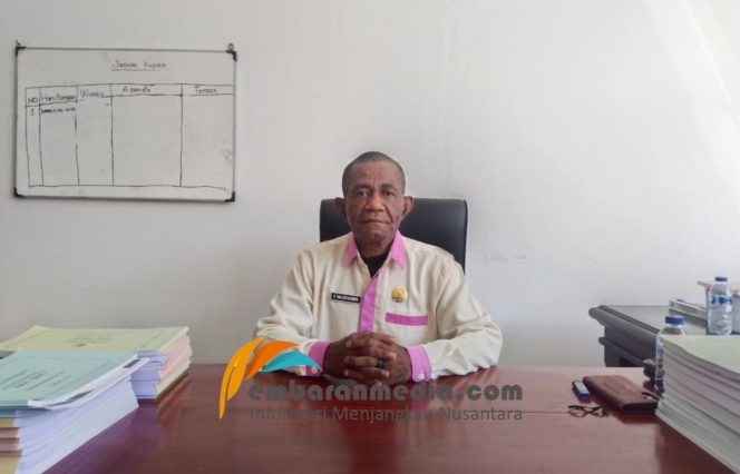 
					Ketua Pansus Pilkada Fakfak 2024 DPRK Fakfak, Valentinus Kabes, (Foto: EM/Ismail Weripang).