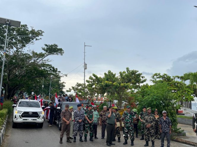 
					Warga Fakfak Lakukan Pawai Merah Putih Peringati Sejarah 1 Mei Kembalinya Irian Barat ke Pangkuan NKRI, (Foto: EM/AZT).