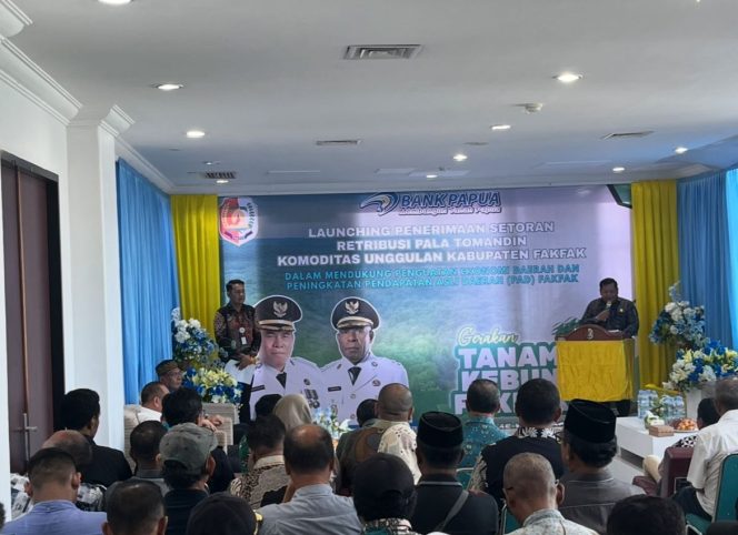 
					Widhi Asmoro Jati Beberkan Pedagang Pala Yang Dikenakan Retribusi Daerah, (Foto: EM/AZT).