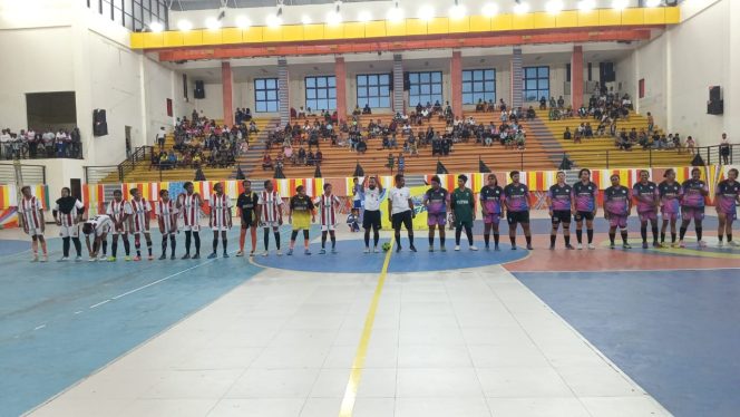 
					Grand Final WFL 2025 di Kaimana: Marsi FC vs Thunder Wolf FC Siap Panaskan GOR Trikora, (Foto: EM/Mulyadi Letsoin).