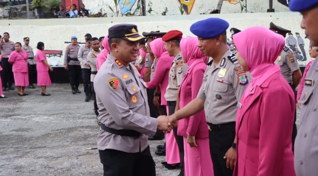Kado Akhir Juni, 24 Anggota Polres Fakfak Terima Kenaikan Pangkat, (Foto: EM/AZT).