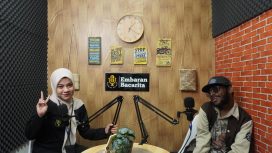 Potret Podcast Embaran Bacarita bersama Paulus Hegemur, Nantikan Video Selengkapnya di Channel YouTube Official Embaranmedia, (Foto: EM/Ismail Weripang).