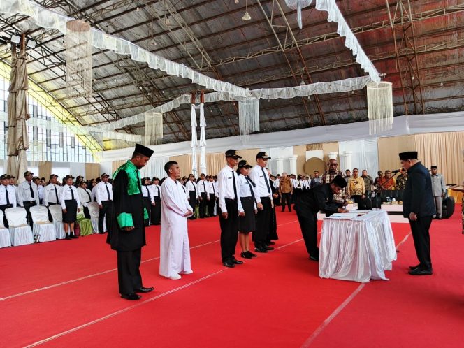 
					Resmi Jadi ASN, Bupati Fakfak Ingatkan 794 CPNS dan PPPK Jaga Integritas, (Foto: EM/AZT).