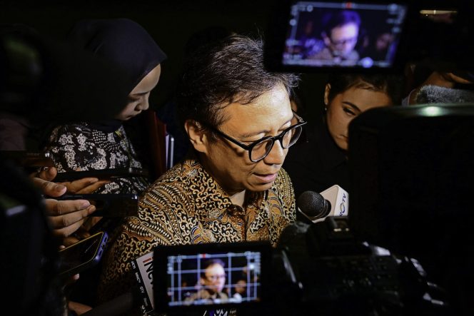 
					Menkes Budi Temui Presiden: Covid Terkendali, 32 RS Baru Siap Dibangun 2025